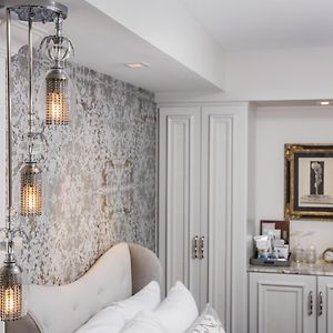 Superior Queen Room City View